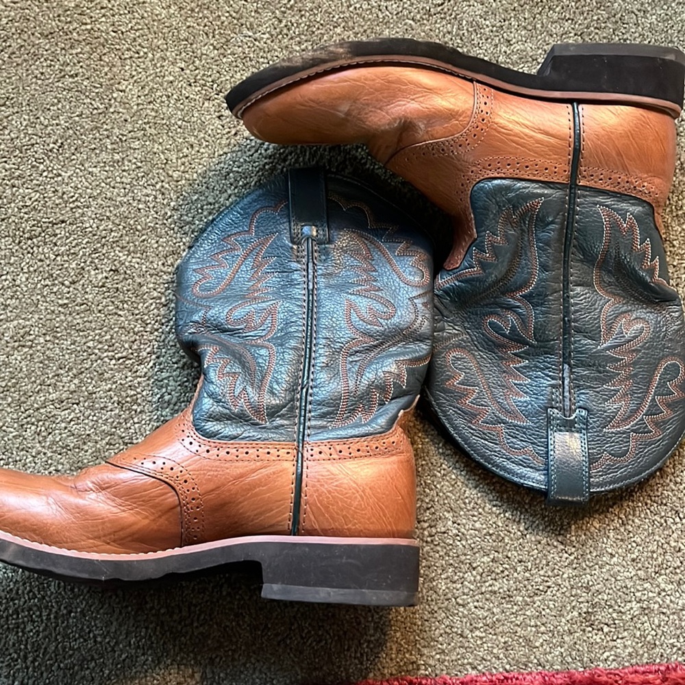 Boys Ariat Brown Cowboy Boots Size 4 ECU